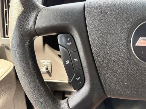 Used 2018 Chevrolet Express 3500 w/ Power Convenience Package RWD image 21