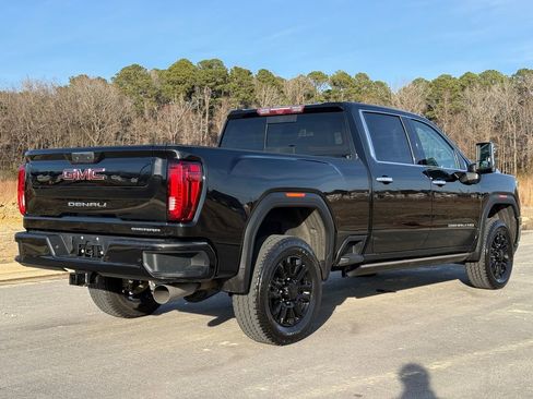 Used 2021 GMC Sierra 2500 Denali w/ Denali Black Diamond Edition image 4