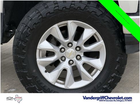 Used 2020 Chevrolet Silverado 1500 LT w/ Fleet Comfort Package AWD/4WD image 11