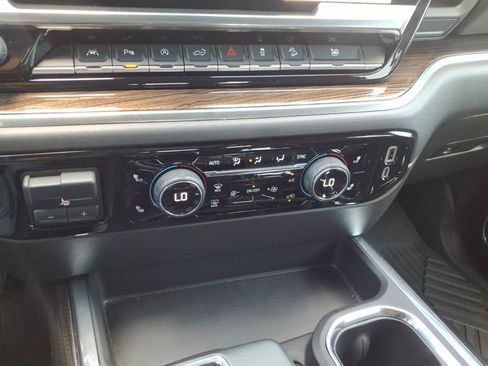 Used 2025 Chevrolet Silverado 1500 LT Trail Boss w/ Convenience Package II AWD/4WD image 24