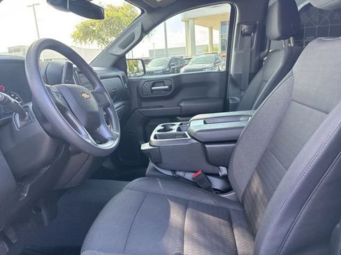 Used 2025 Chevrolet Silverado 1500 Custom image 10