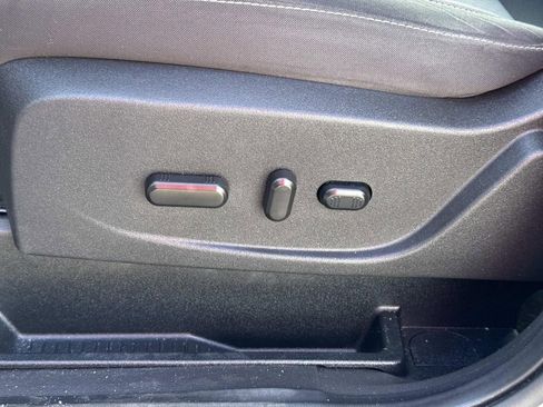 Used 2018 Ford Escape SE image 20