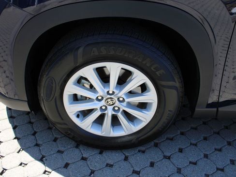Certified 2024 Toyota Grand Highlander AWD image 11