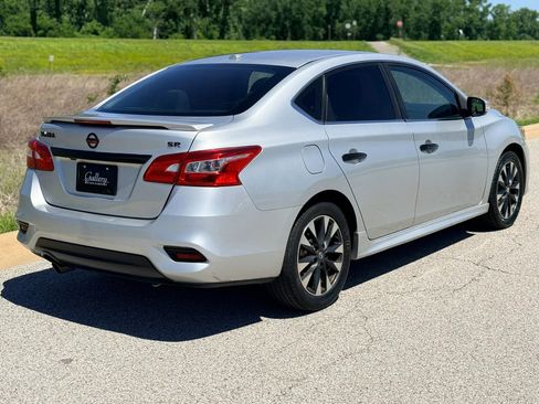 Used 2019 Nissan Sentra SR FWD image 40