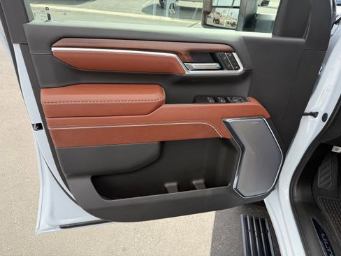 New 2026 GMC Sierra 3500 Denali Ultimate w/ LPO, Black Badging Package AWD/4WD image 19