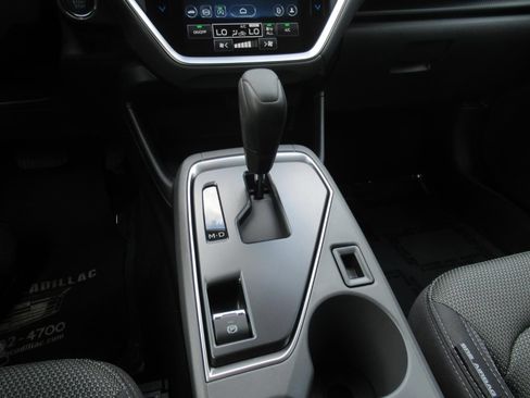 Used 2024 Subaru Crosstrek 2.0i Premium w/ Crosstrek Mirror Package AWD/4WD image 24