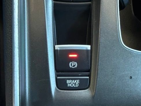 Used 2018 Honda Accord Sport image 10