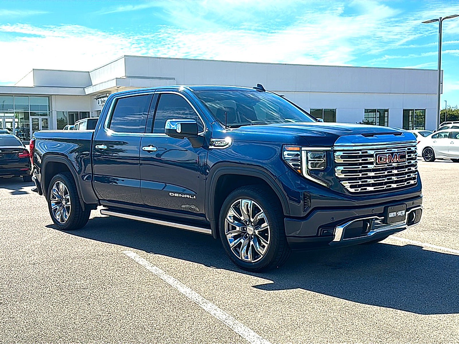 Used 2023 GMC Sierra 1500 Denali w/ Denali Reserve Package AWD/4WD image 10