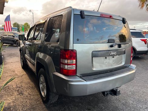 Used 2012 Jeep Liberty Sport image 7