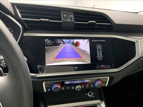 Certified 2025 Audi Q3 2.0T Premium image 22