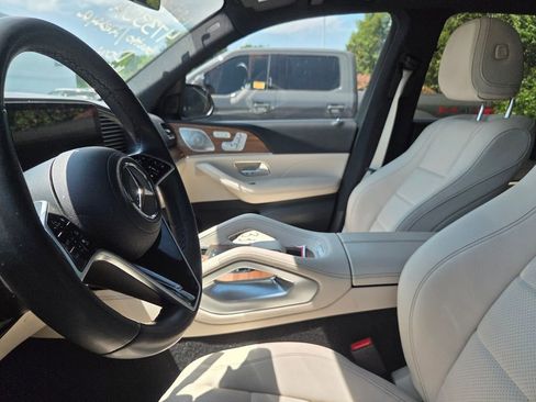 Used 2025 Mercedes-Benz GLE 350 4MATIC image 4