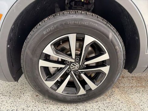 Used 2024 Volkswagen Tiguan S image 33