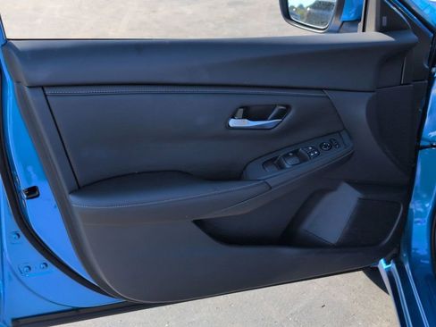 Used 2025 Nissan Sentra SV image 11