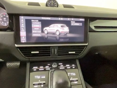 Used 2021 Porsche Cayenne E-Hybrid AWD/4WD image 29