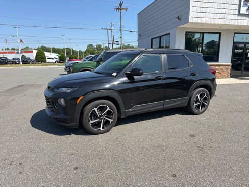 Used 2023 Chevrolet TrailBlazer RS w/ Sun and Liftgate Package FWD image 1