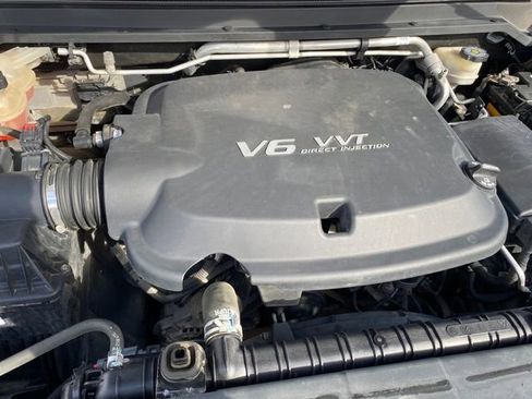 Certified 2017 GMC Canyon SLT w/ Driver Alert Package image 21