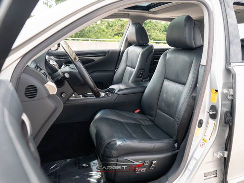 Used 2014 Lexus LS 460 AWD w/ Comfort Package image 16