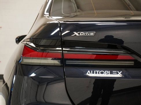 Used 2023 BMW 760i xDrive w/ Luxury Rear Seating Package image 43