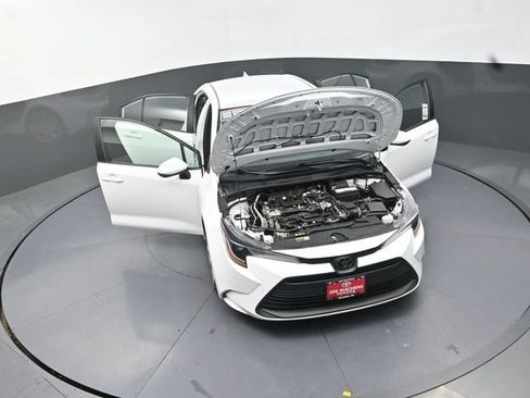 Used 2024 Toyota Corolla LE FWD image 39