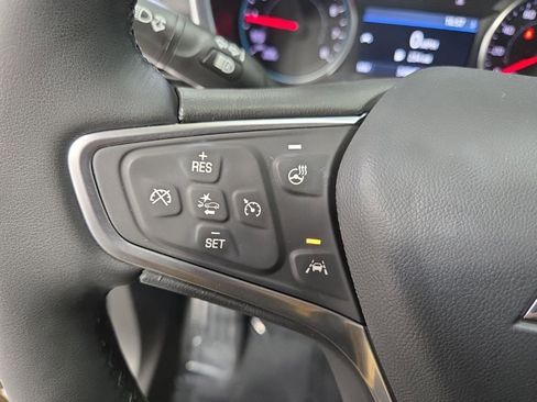 Used 2023 Chevrolet Equinox Premier image 14