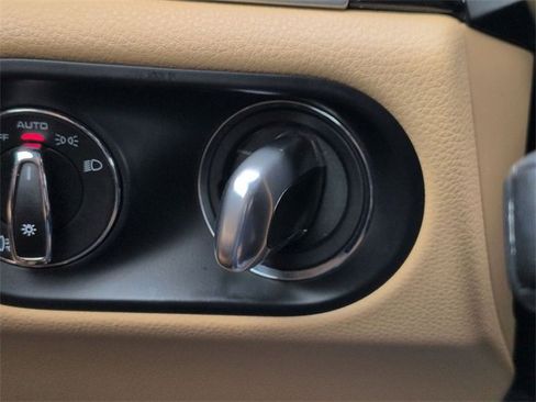 Used 2018 Porsche Macan Sport Edition image 42