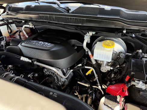 Used 2024 RAM 2500 Big Horn w/ Bed Utility Group image 33