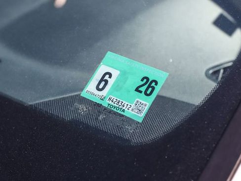 Used 2017 Toyota Highlander Limited w/ Carpet Mat Package image 71