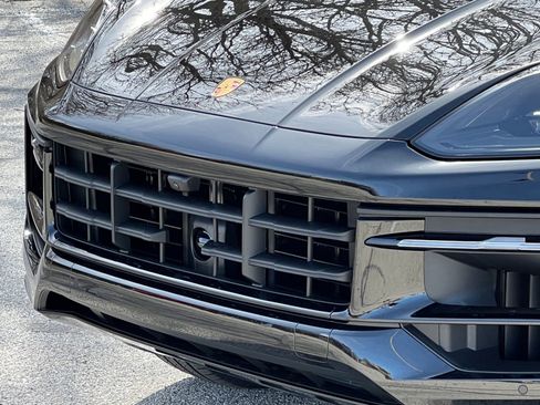 New 2026 Porsche Cayenne GTS image 12