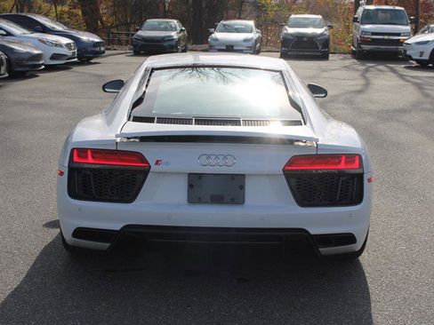 Used 2018 Audi R8 V10 w/ Carbon Exterior Package image 7