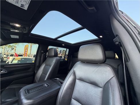 Used 2021 Chevrolet Suburban LT RWD image 19