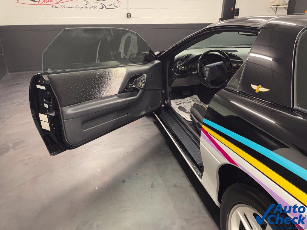 Used 1993 Chevrolet Camaro Z28 RWD image 31