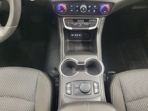 Used 2024 GMC Terrain SLE w/ Driver Convenience Package image 26