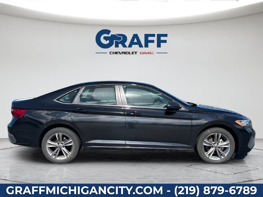 Used 2024 Volkswagen Jetta SE FWD image 6