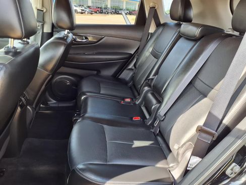 Used 2017 Nissan Rogue SL FWD image 26
