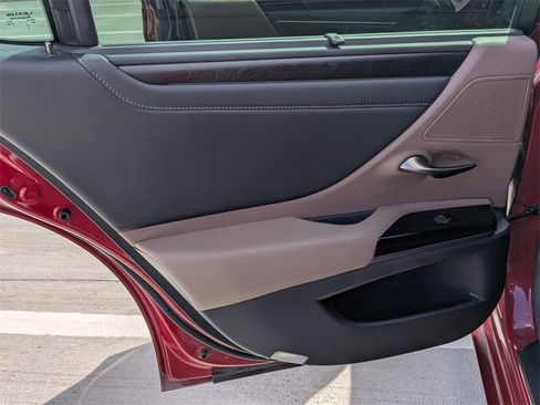 Used 2023 Lexus ES 350 Ultra Luxury image 25