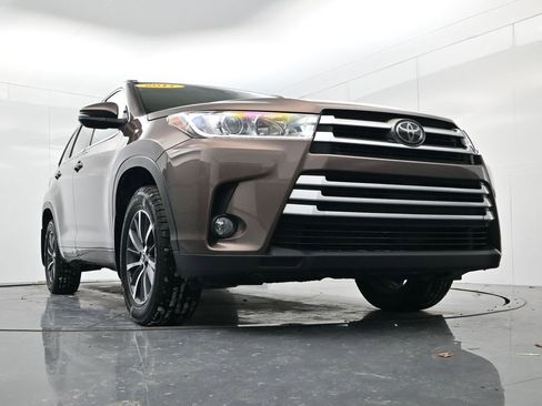 Used 2017 Toyota Highlander XLE image 46