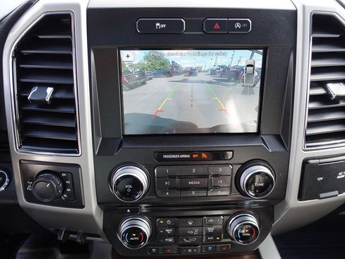 Used 2018 Ford F150 Lariat w/ Equipment Group 502A Luxury AWD/4WD image 47