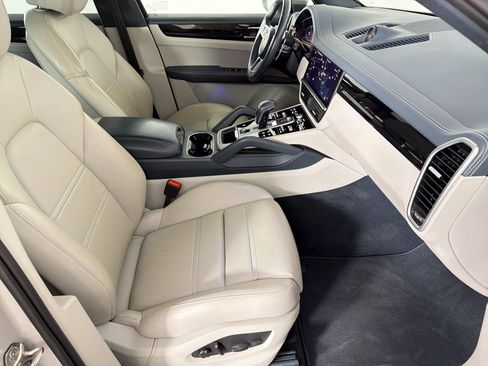 Certified 2023 Porsche Cayenne image 30