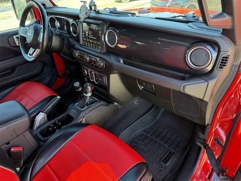 Used 2021 Jeep Wrangler Unlimited Sahara image 36