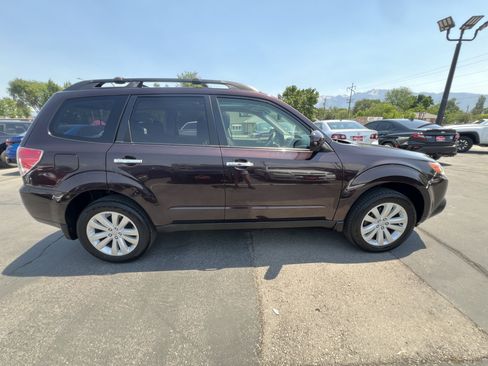 Used 2013 Subaru Forester 2.5X Premium AWD/4WD image 5
