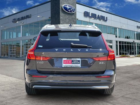 Used 2025 Volvo V60 B5 Cross Country Plus AWD/4WD image 5