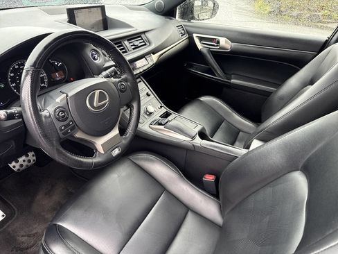 Used 2016 Lexus CT 200h w/ Navigation Package image 32