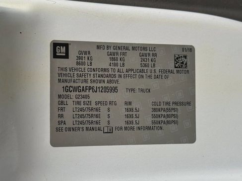 Used 2018 Chevrolet Express 2500 w/ Driver Convenience Package image 25