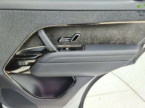 Used 2023 Land Rover Range Rover Sport SE Dynamic image 27