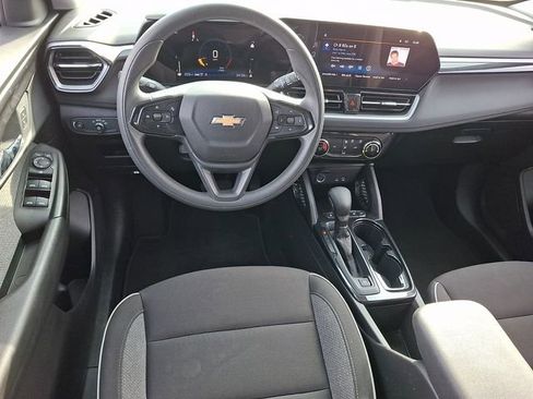 Used 2025 Chevrolet TrailBlazer LT image 11
