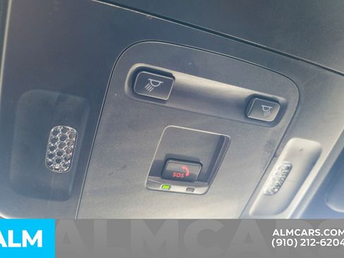 Used 2025 Toyota Camry SE image 36