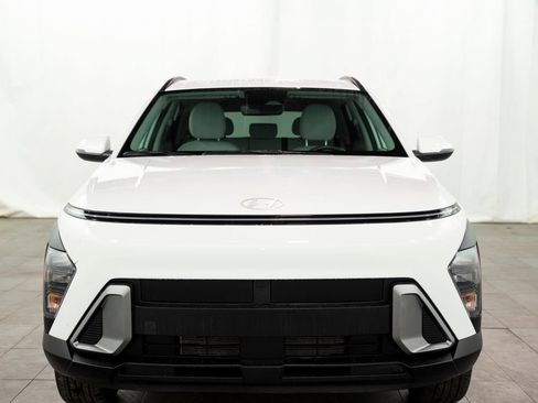 Used 2025 Hyundai Kona SEL AWD/4WD image 2