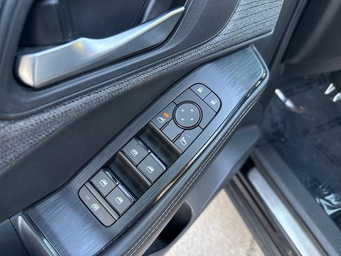 Used 2021 Nissan Rogue SV image 12