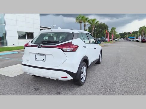 Used 2025 Nissan Kicks Play S FWD image 31