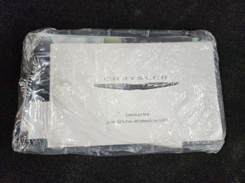 Used 2019 Chrysler 300 Limited image 28